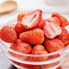 Freeze Dried Yogurt Strawberry Fruit Block Dried Strawberry Fruit Crispy