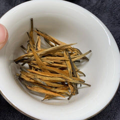 Yunnan Dian Hong Tea Fengqing Big Golden Needle Black Tea Bulk Tin 500g