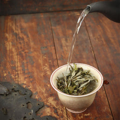 HelloYoung 100g Fuding High Mountain Sunlight White Tea White Peony Tea Cake Floral Aroma