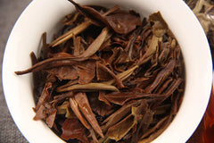 HelloYoung New Raw Tea Yunnan Pu'er Tea Moonlight White Cake Pure Handmade Trees 357g