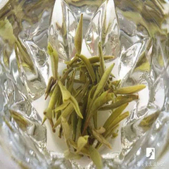 100g White Tea Chinese Silver Needle Baihao yinzhen Tea Anti-old Tea Herbal Tea