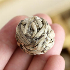 HelloYoung Shaped Handmade White Tea Bai Hao Yin Zhen Silver Needle Compressed Tea Ball