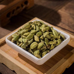 Organic Green Cardamom Pods Whole - Fresh Cardamom Seeds - 8.8OZ