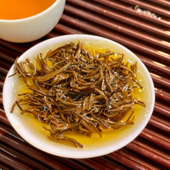 Fruity Bulk Tea Wuyi Jinjunmei Black Tea Yellow Buds New Tea Loose Tea 500g