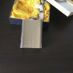 Wine Flask Hight Quality Cigarette Stainless Steel Hip Flask 8 oz Drinkware Whiskey Liquor Metal Flask Alcohol Flask Garrafa