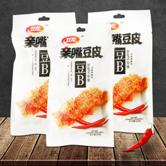 Weilong Chinese Specialty Snack Food Latiao 卫龙辣条亲嘴豆皮零食小吃3袋(60克/袋)