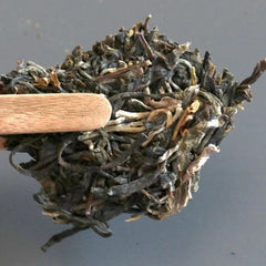 357g Yunnan Raw Puerh Tea Iceland Pu-erh Raw Tea Cake Big Leaves Pu'er Green Tea