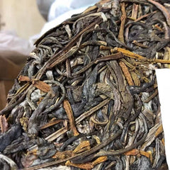 Ding Chun Yuan Wild Jingmai Pangxie Jiao Feet of Crab Pu-erh Tea 357g Raw