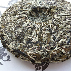 HelloYoung Yr Fuding White Peony Tea White Tea Bai Mu Dan PAI MU TAN TEA Cake 300g