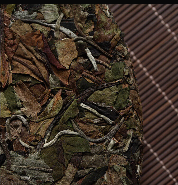 HelloYoung 357g Yunnan Ancient Tree Xiaoduosai White Tea Alpine Sun-Dried White Tea Cake