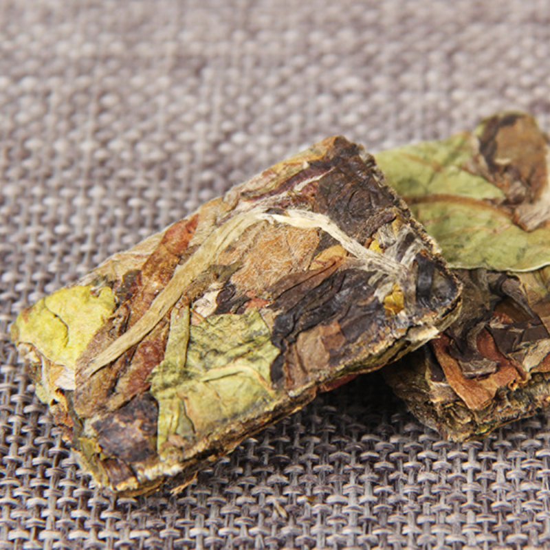 HelloYoung 500g Honey Fragrance Healthy Drink White Tea Yunnan Small White Tea Brick Flower