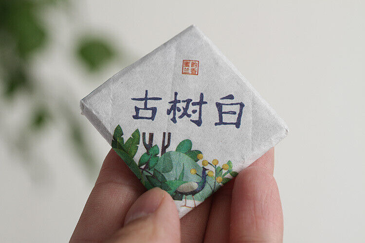 HelloYoung 500g Yunnan tea old tree white tea 8g small square brick (Chong) white tea
