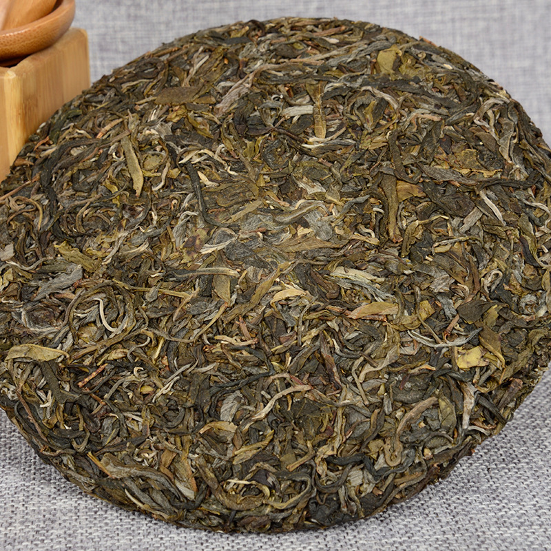 Yiwu Green Tea Scrapers Cake Early Spring Tea Healthy Drink 357g