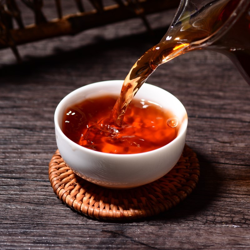 Premium Yunnan Pu'er Tea Organic Seven Seed Cake Tea Ripe Tea 357g