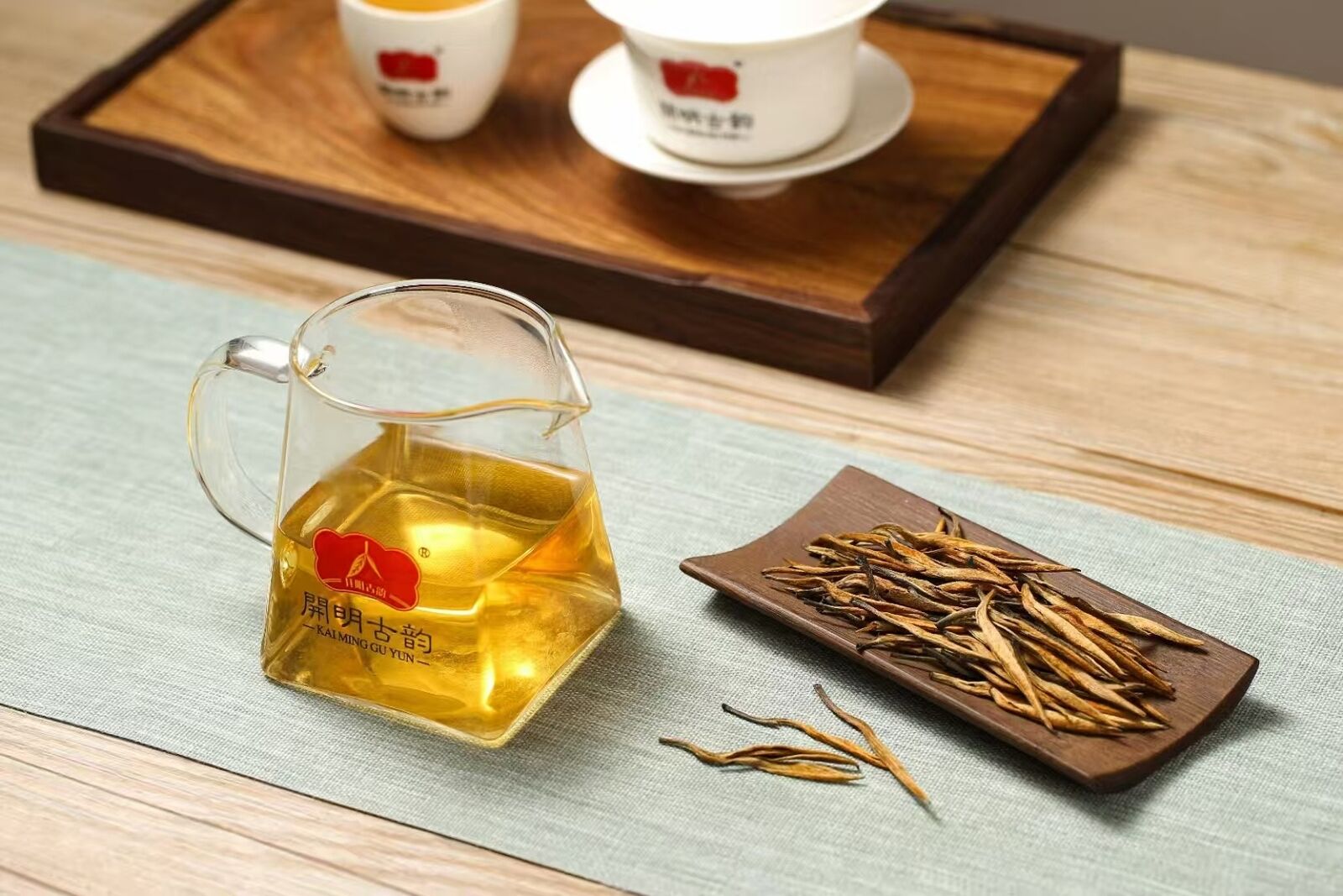 Yunnan Dianhong Premium Black Tea Honey Aroma Loose Leaf Ancient Tree Blend