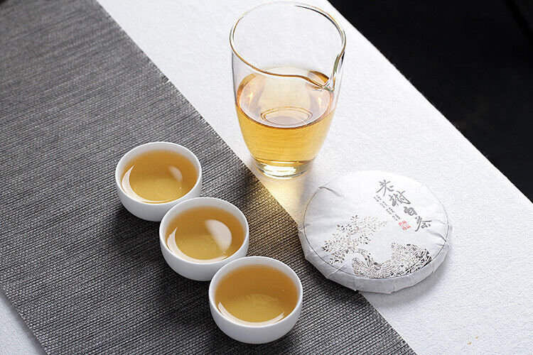 HelloYoung 100g Dry Storage Old Tree White Tea Big Tree Tea Tea Cake Yunnan White Tea