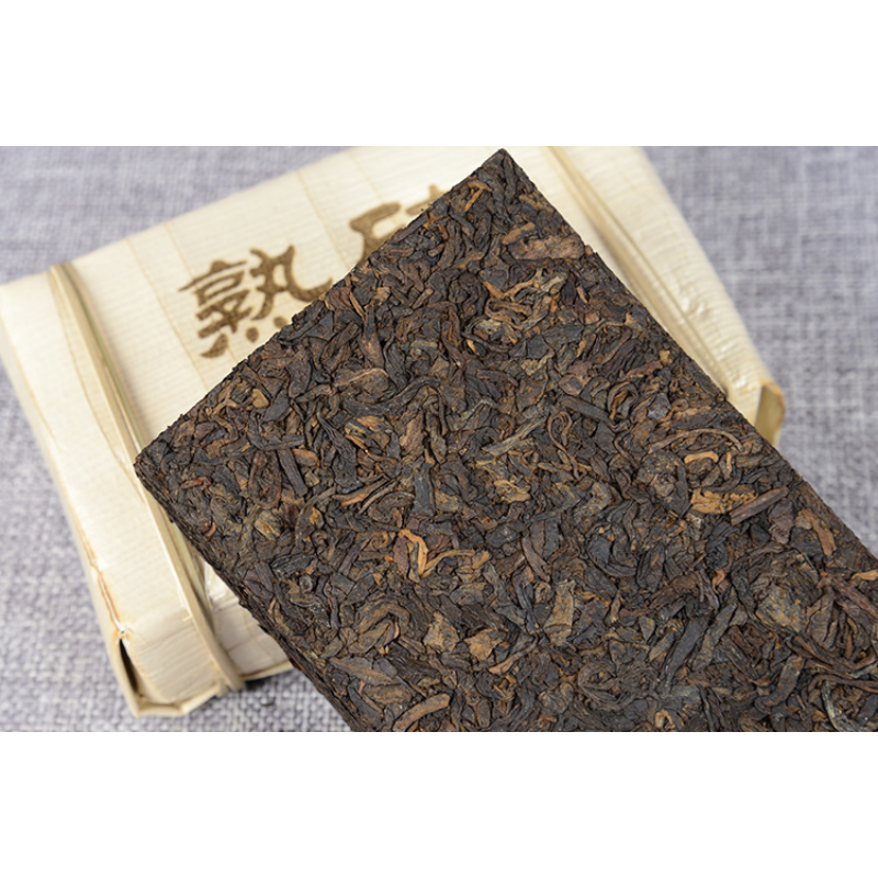 250g Premium Ripe Brick Yunnan Pu'er Tea Bamboo Shoot Shell Packing Health Care