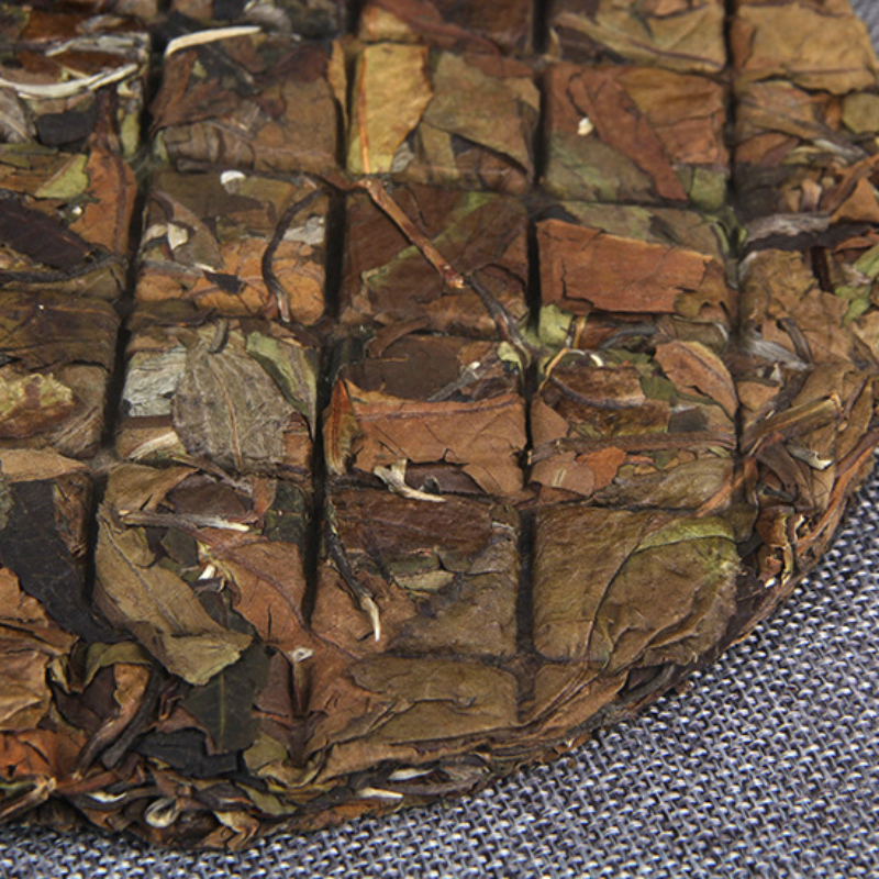 HelloYoung Ancient Tree Tea Old White Tea Lattice Cake Yunnan Yiwu Organic Tea 200g/7.04oz