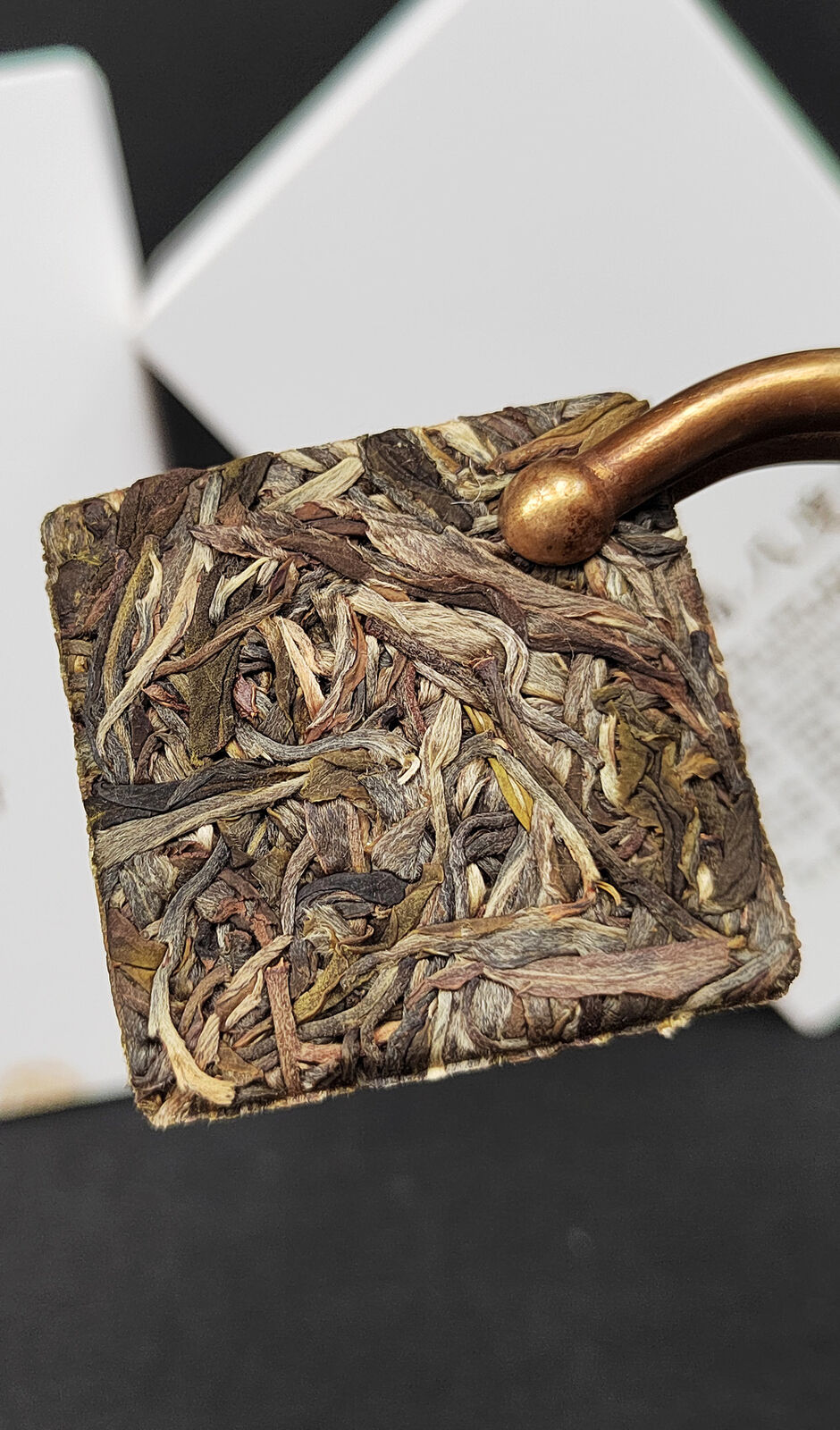HelloYoung 250g Pu'er Thin Sliced Tea Iceland Banzhang Yiwu Square Brick Tea White Pu'er