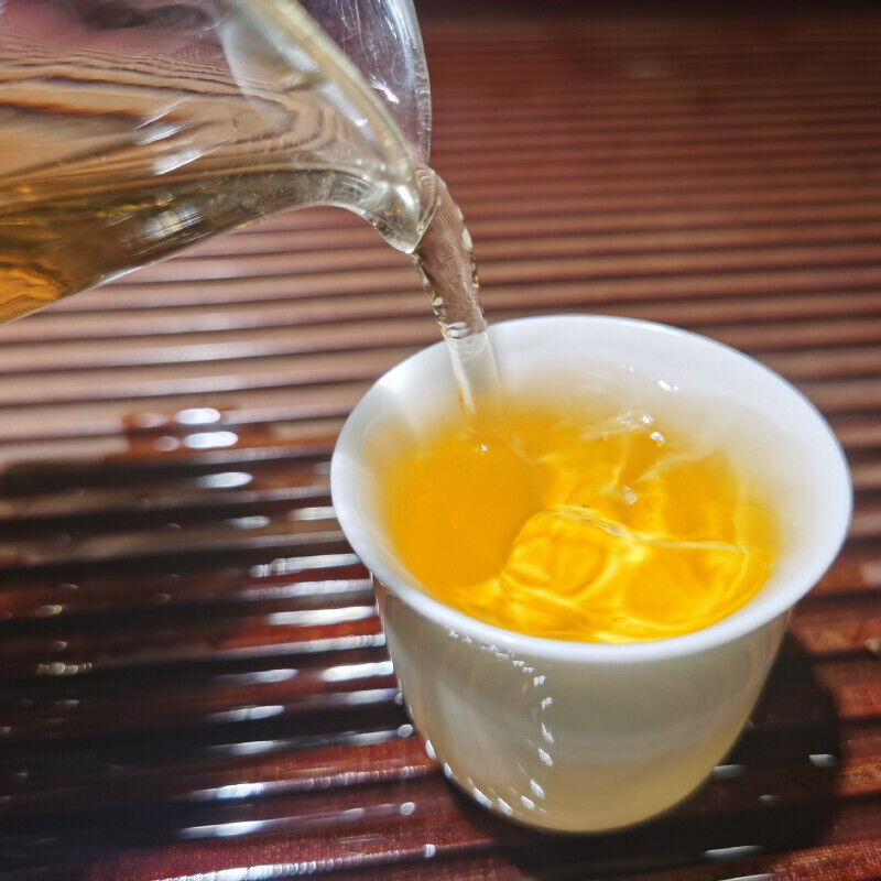 HelloYoung Yunnan White Tea Handmade Graphite Pressed White Tea Cake Organic 357g/12.59oz