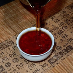 Old Puer Chinese Yunnan Compressed Fermented Pu'er Tea 357g Puer Cake
