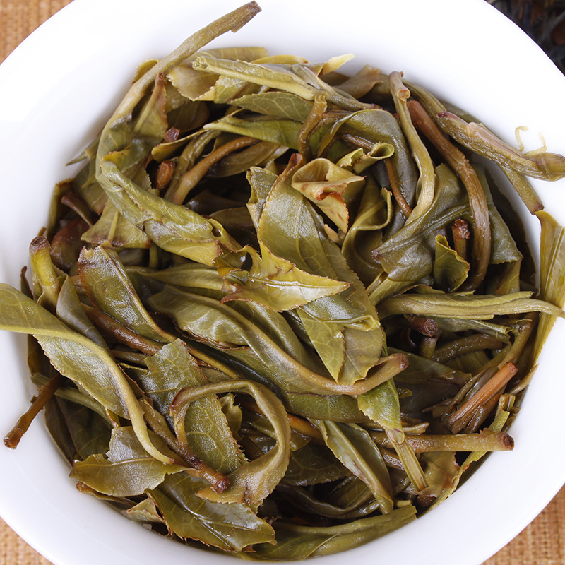 Early Spring Green Tea Yunnan Pu'er Tea Icelandic Ancient Tree Tea 357g
