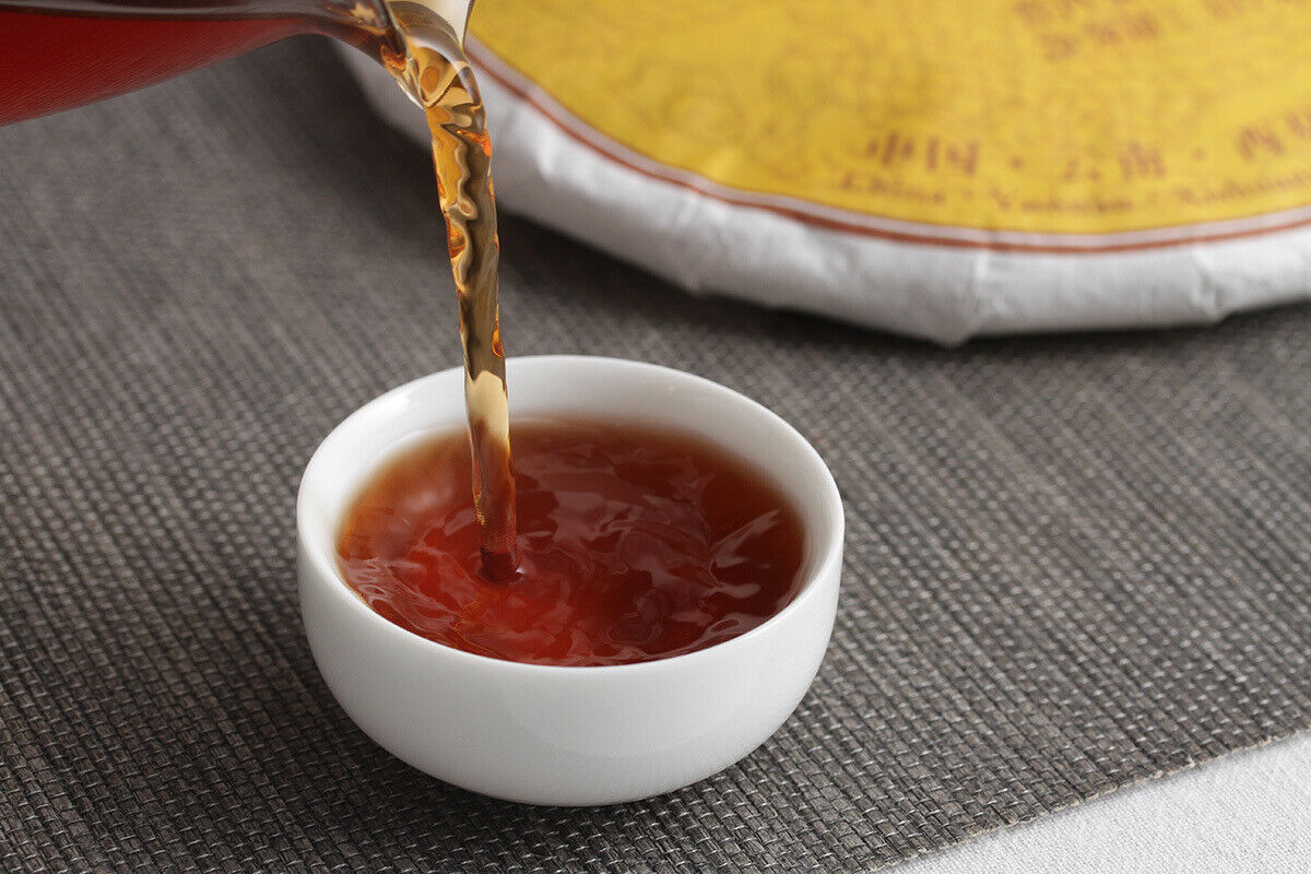 Yunnan Puerh Ripe Tea Dry Storage Ripe Tea Menghai Flavor Seven Seed Cake 357g