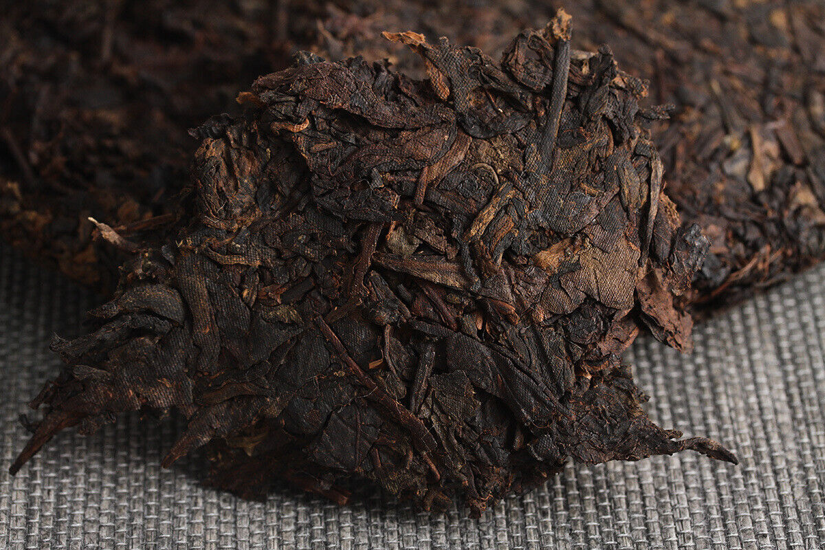 Yunnan Puerh Ripe Tea Dry Storage Ripe Tea Menghai Flavor Seven Seed Cake 357g