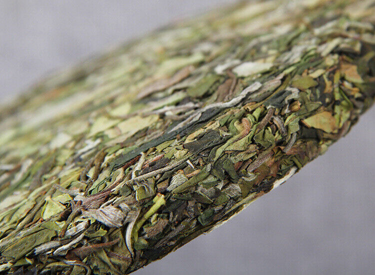 HelloYoung 357g（12.6Oz）Yunnan Ancient White Tea Natural Tea Leaf Healthy Drink