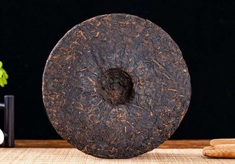 357 Grams Menghai Flavor Pu'er Tea Ripe Tea Cake Brown Yunnan Qizi Cake Tea