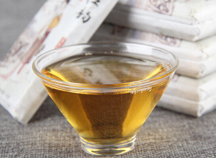 Yunnan Black Tea Fengqing Dianhong Tea Brick Floral Honey Flavor Early Spring