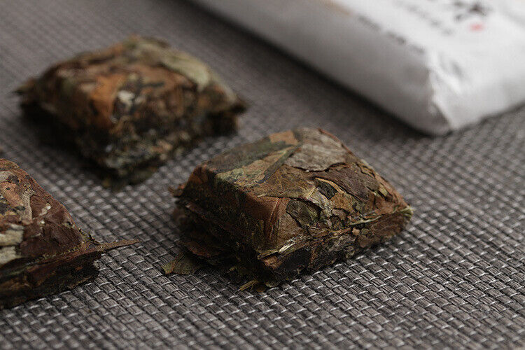 HelloYoung 50g Yunnan Old White Tea White Peony alpine sun-dried date medicinal fragrance