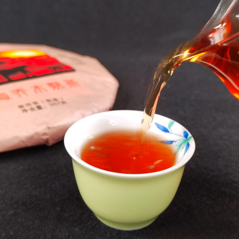 357g/12.59oz Organic Peacock Puerh Ripe Tea Cake Premium Pu'er Black Tea