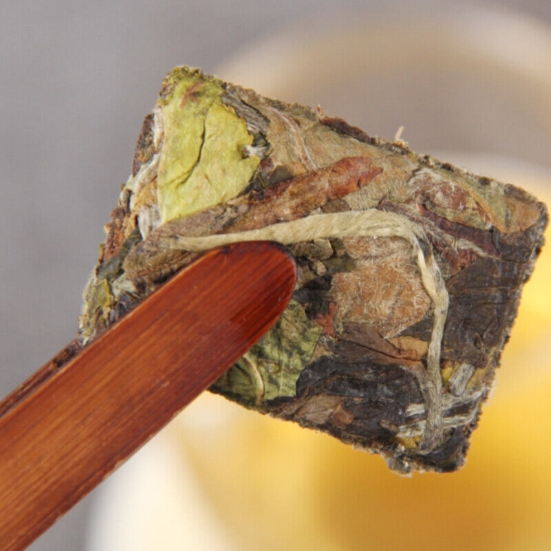 HelloYoung 500g Honey Fragrance Healthy Drink White Tea Yunnan Small White Tea Brick Flower