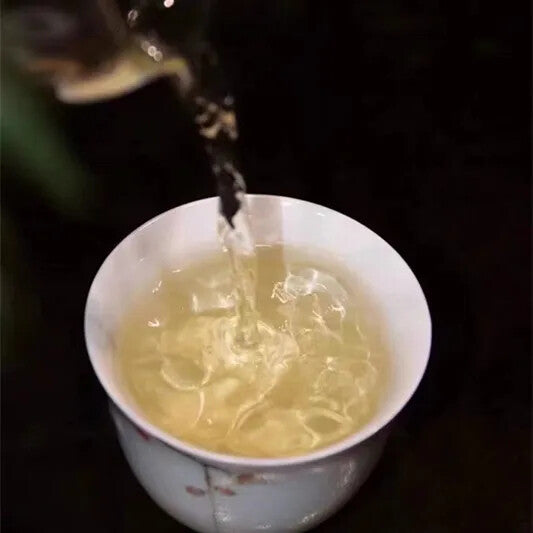 China's Unique White Tea Tea Cake Pekoe Silver Needle Fuding White Tea 300g