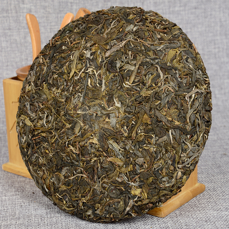 Yiwu Green Tea Scrapers Cake Early Spring Tea Healthy Drink 357g