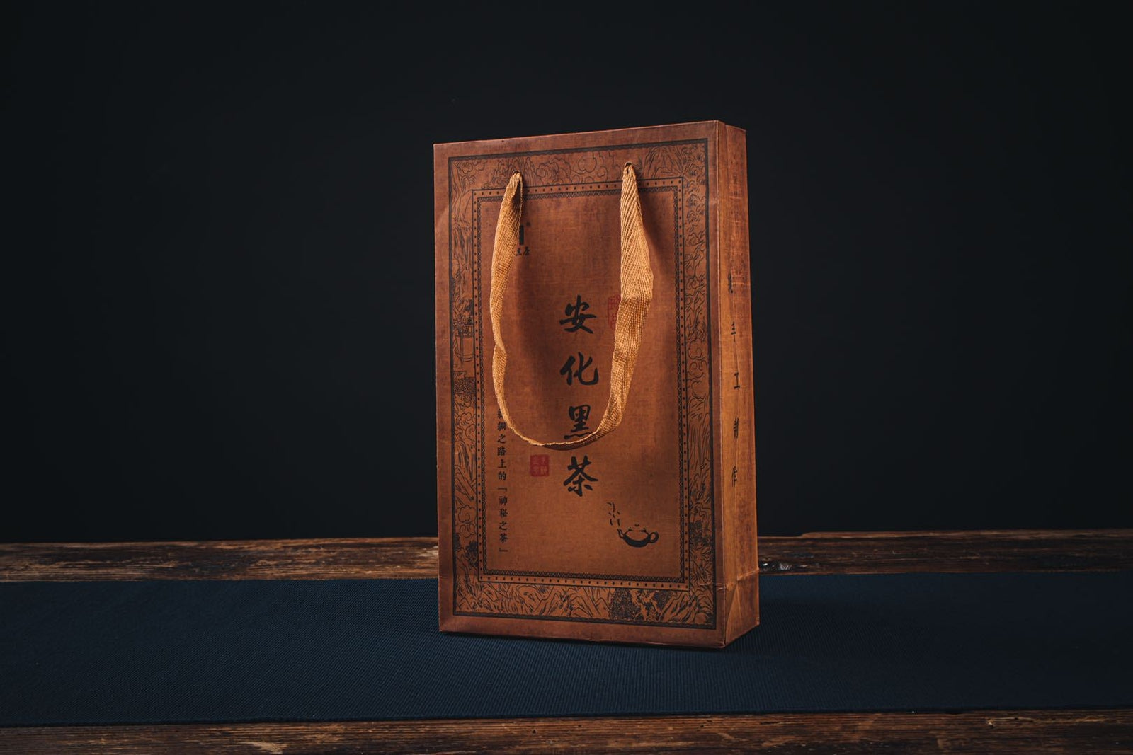 Raw Material Old Tea Brick Anhua Black Tea1000g Golden Flower Handmade Porch Tea
