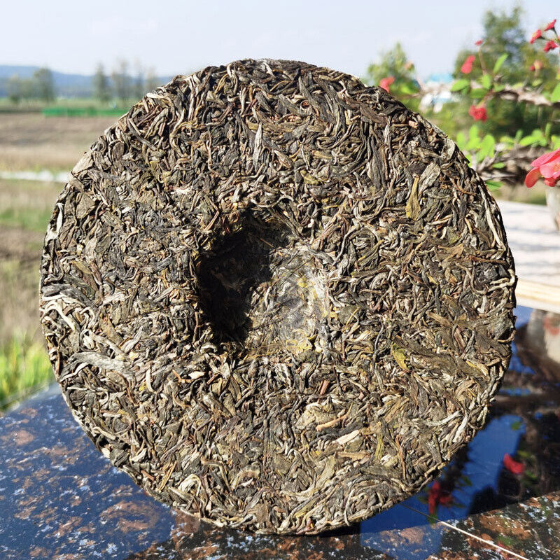 Classical Zhonghongyin Naka Ancient Tree Tea 357g Pu'er Spring Tea Green Tea