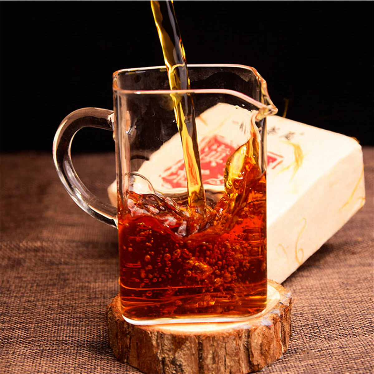 Dianhong Tee  Ancient Old Tree Yunnan Dian Hong Golden Buds Brick Black Tea 250g