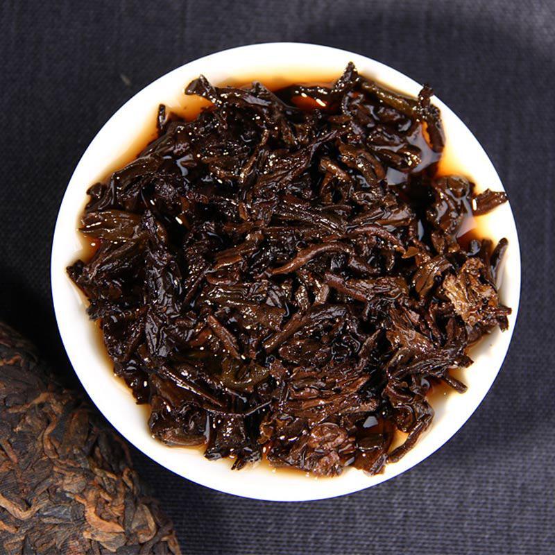 Yunnan Old Comrade Haiwan Shou Puer Tea，2018 LaoTongZhi 7578 Ripe Puer