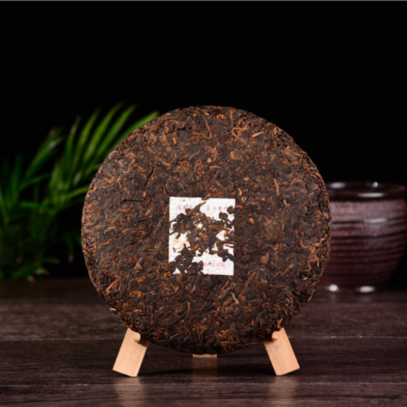 Premium Yunnan Pu'er Tea Organic Seven Seed Cake Tea Ripe Tea 357g
