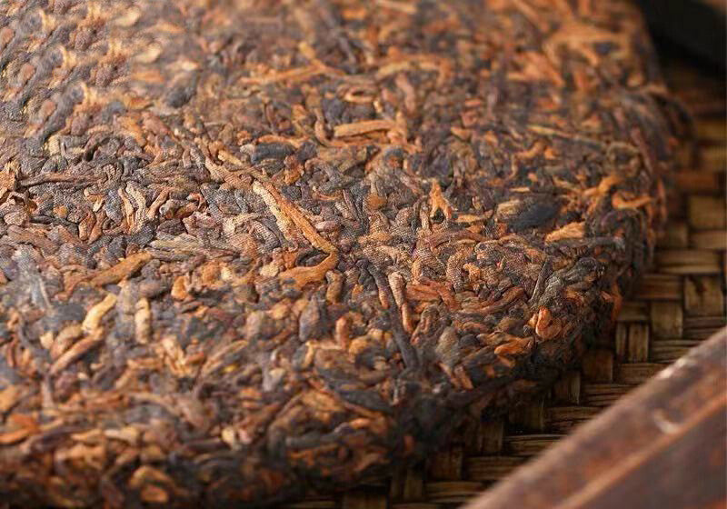 357g Yunnan Pu'er Tea Golden Bud Tribute Cake Cooked Tea Cake Old Ripe Tea