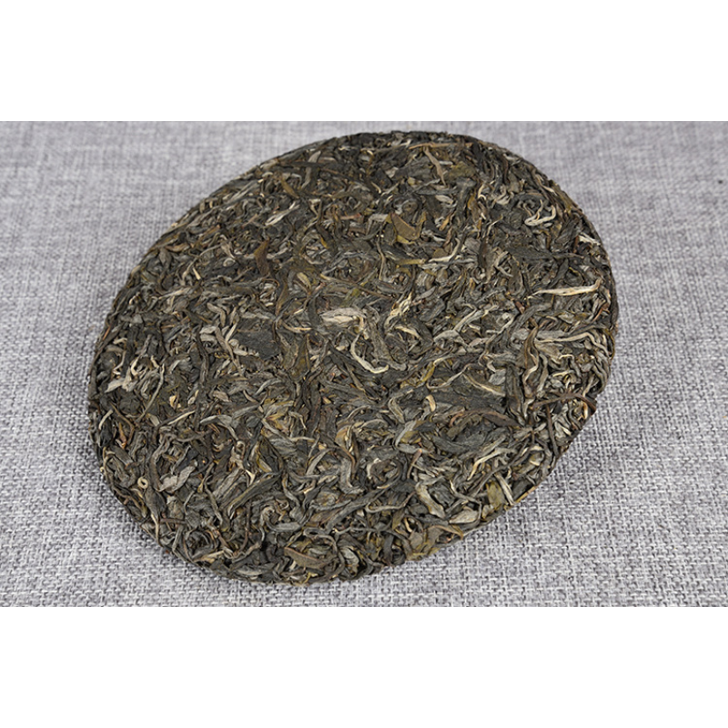 Early Spring Green Tea Yunnan Pu'er Tea Icelandic Ancient Tree Tea 357g