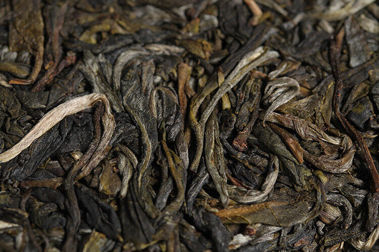 HelloYoung 357g Yunnan Pu'er Tea Xigui (White Cotton) Ming Pre-Spring Seven Seed Cake Tea