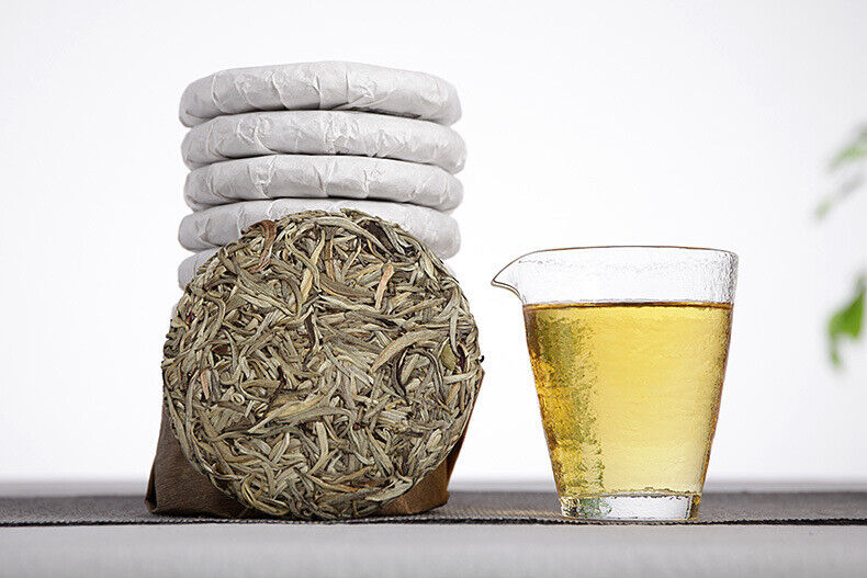 white hair silver needle Yunnan small cake moonlight white old white tea 100g