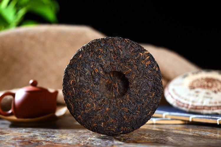 Yunnan Pu-erh Tea Pu'er Ripe Tea Jinmao Gong Cake Brown Tree Cooked Old Tea Cake