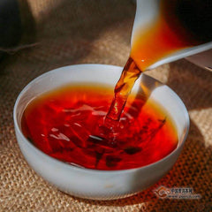 High Quality MengHai Old Ripe Pu erh Tea Cake Health Care Puer Tea 100g Slimming