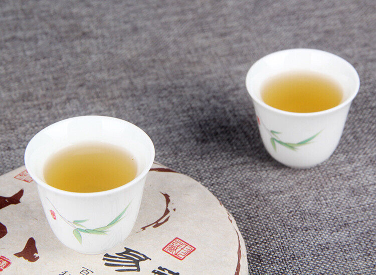 Centennial Old Tree Tea 200g Yunnan Yi Wu Old Tree Pu'er Tea Raw Cake Tea