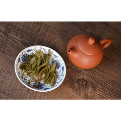 Ancient Tree Spring Tea Yunnan Pu'er Tea Seven Seed Cake Yiwu Tea 357g