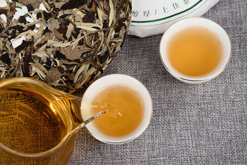 HelloYoung 357g/cake Yunnan White Tea Old Tree Moonlight White Long Jiao Mei Ren White Te